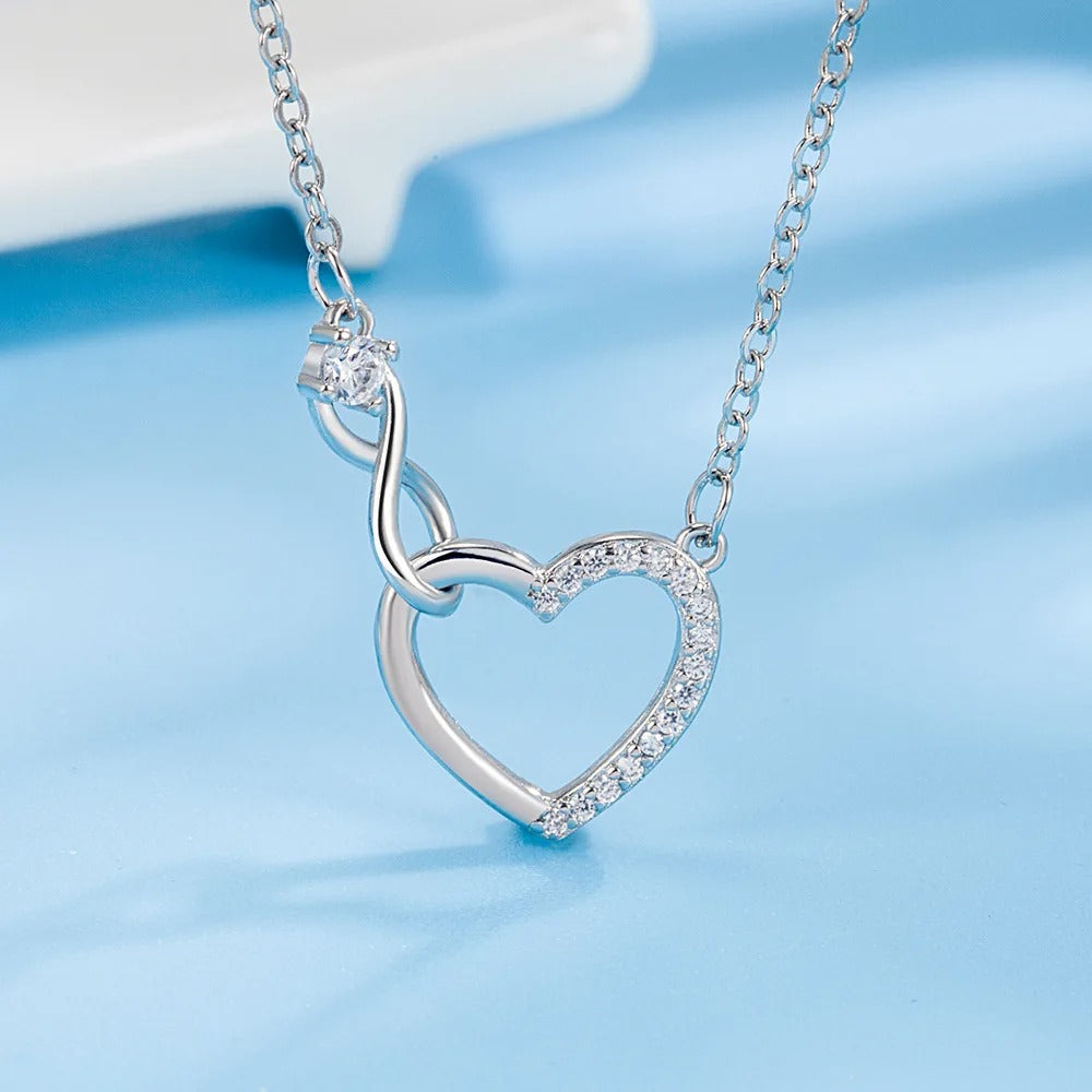 Heart Interlocking Retro Necklace