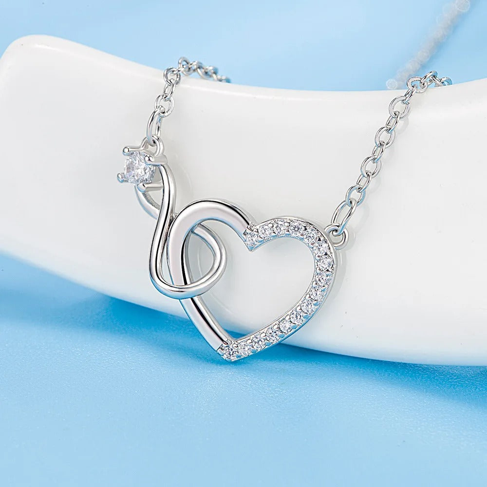 Heart Interlocking Retro Necklace